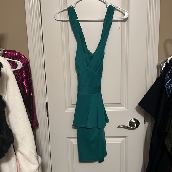 Green Asos dress - Picture 6 of 7